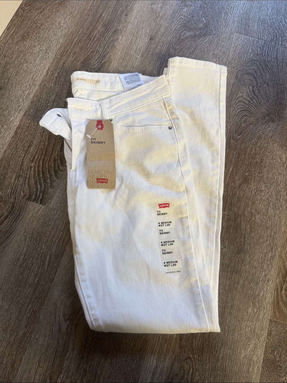 Levi's Skinny Jeans in White